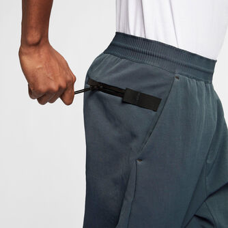 Cropped Woven Pant Tech Pack